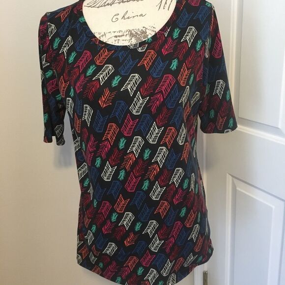 LuLaRoe Tops - #187- Lularoe t shirt EUC